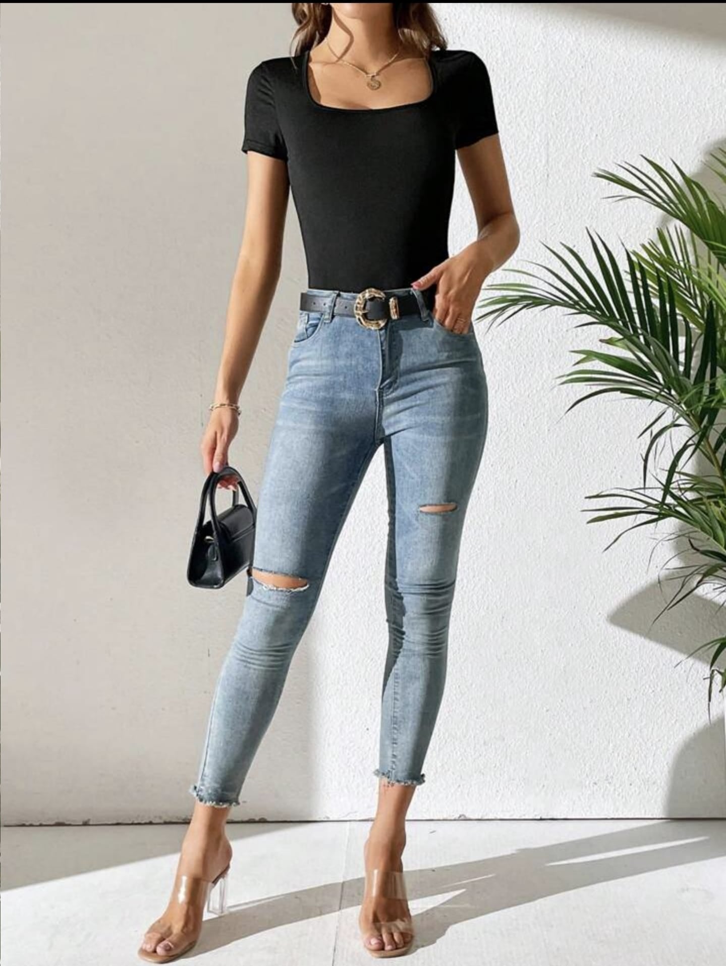 KİM Kİ O KARE YAKA ESNEK ALTTAN ÇITÇIT KAPAMA BODYSUIT